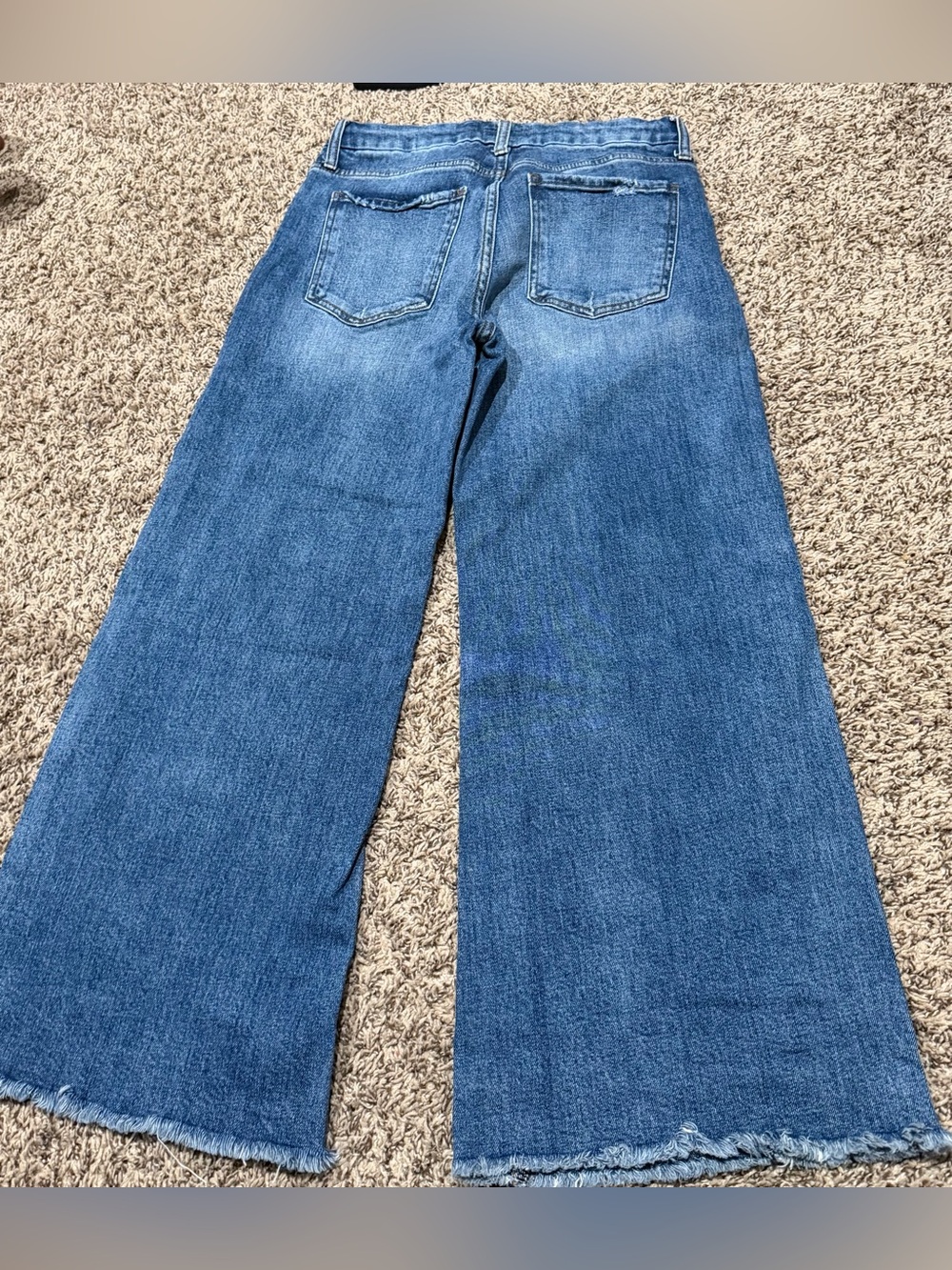 KUT from the KLOTH “Meg” Wide Leg Flare Jeans (Fits like size 0 or 2) - Picture 2 of 4